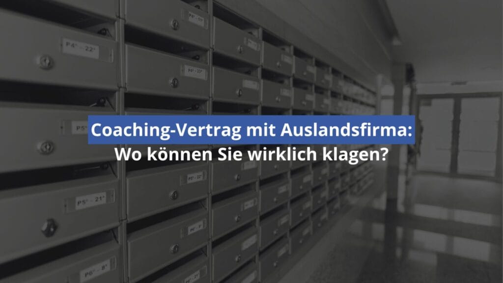 Briefkästen mit rechtlichem Hinweistext
